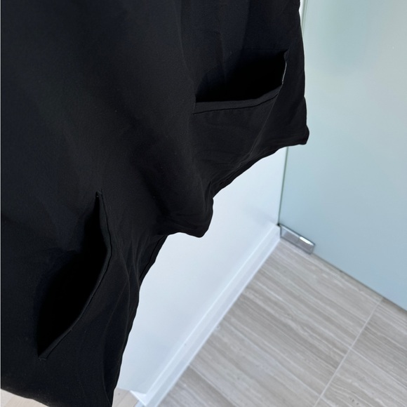 Figs - Casma Three-Pocket Scrub Top - Medium - Black - Picture 7 of 8